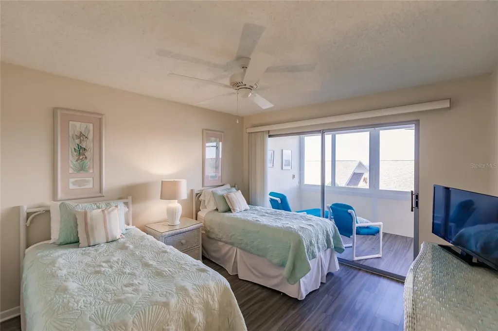 1055 W Peppertree Drive Sarasota FL 34242