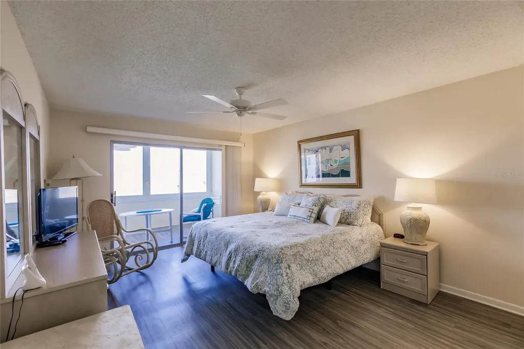 1055 W Peppertree Drive Sarasota FL 34242