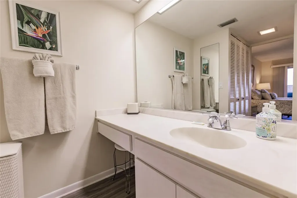 1055 W Peppertree Drive Sarasota FL 34242