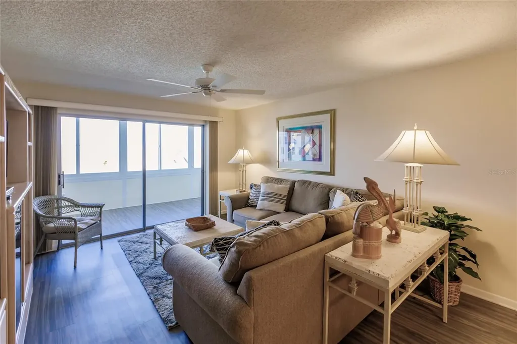 1055 W Peppertree Drive Sarasota FL 34242