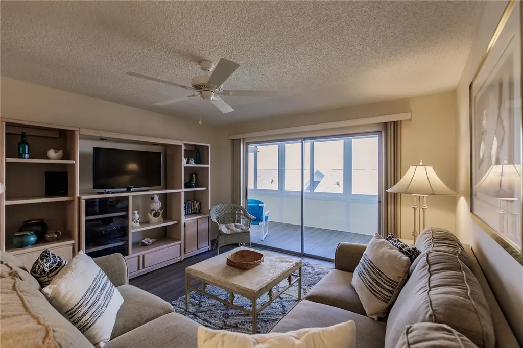 1055 W Peppertree Drive Sarasota FL 34242