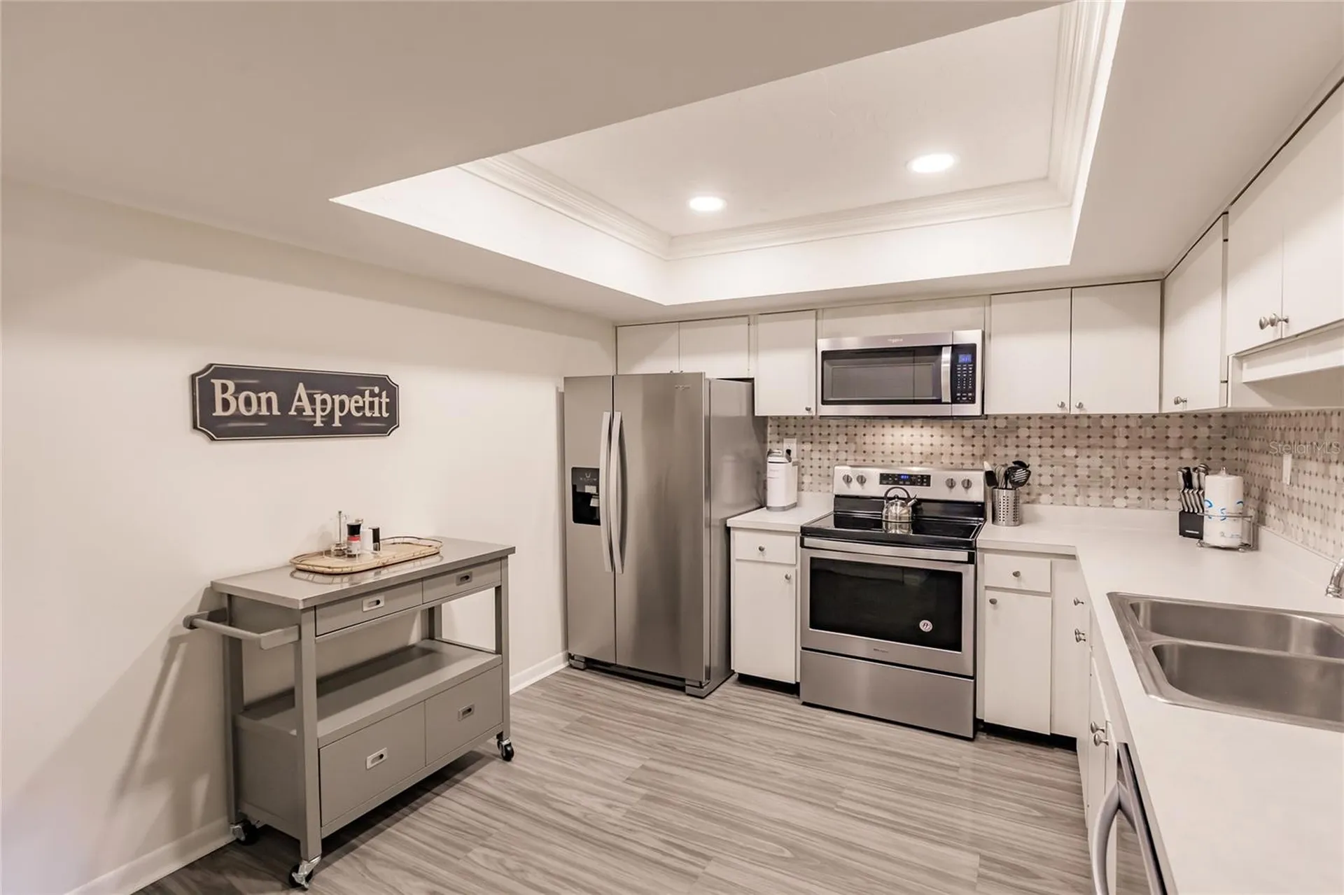 1055 W Peppertree Drive Sarasota FL 34242
