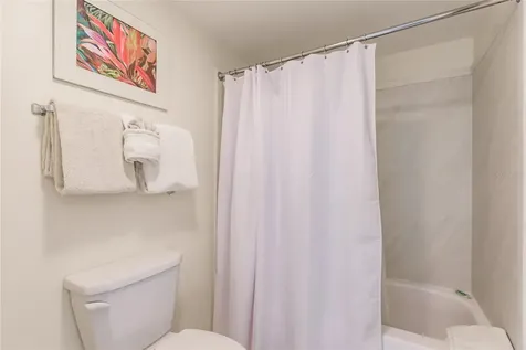 1055 W Peppertree Drive Sarasota FL 34242