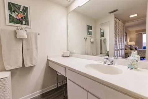 1055 W Peppertree Drive Sarasota FL 34242
