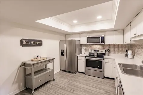 1055 W Peppertree Drive Sarasota FL 34242
