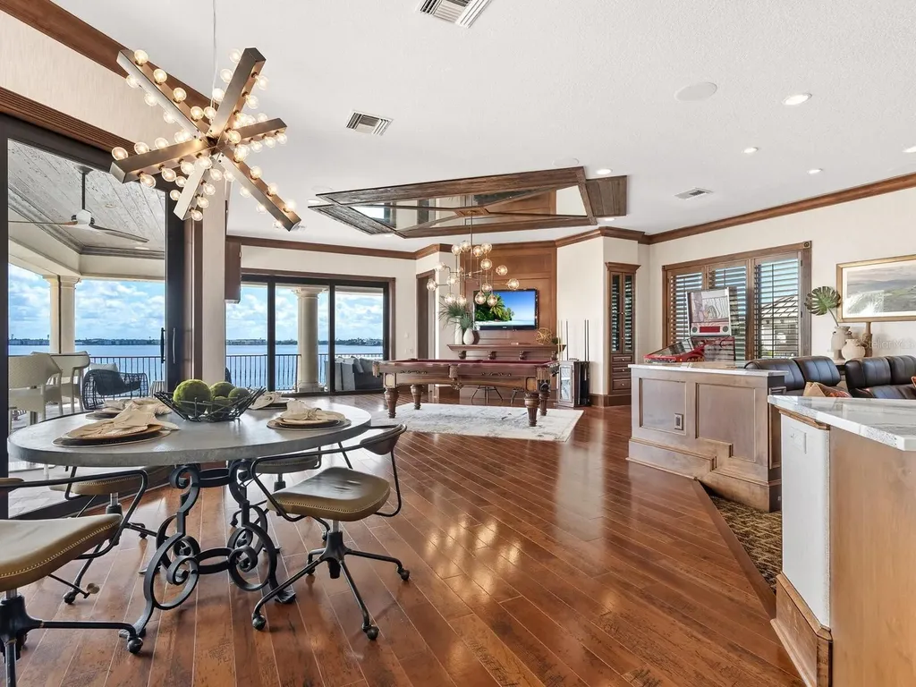 1436 John Ringling Parkway Sarasota FL 34236