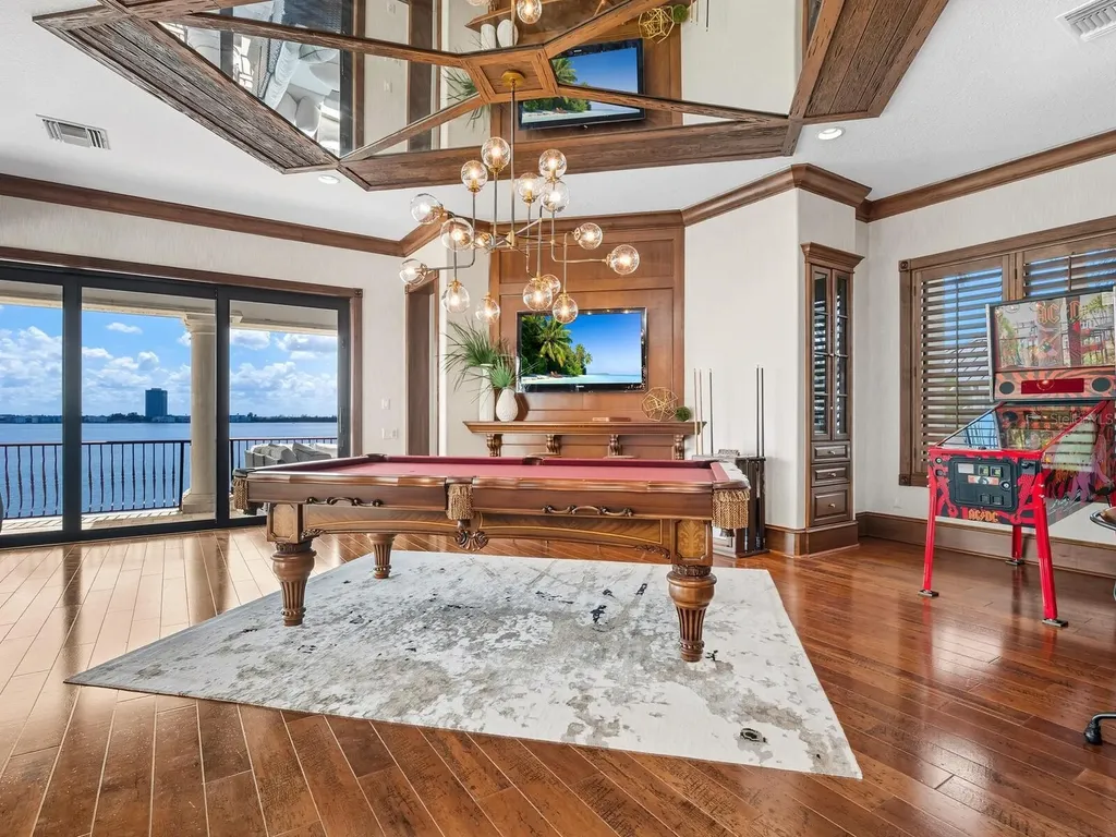 1436 John Ringling Parkway Sarasota FL 34236