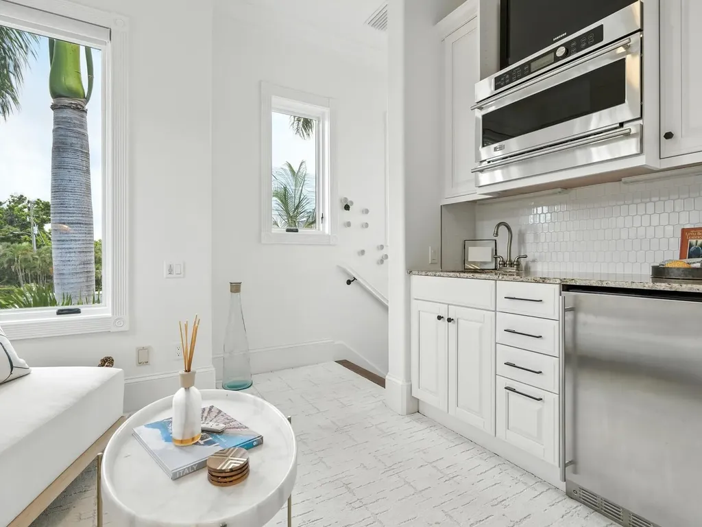 1436 John Ringling Parkway Sarasota FL 34236