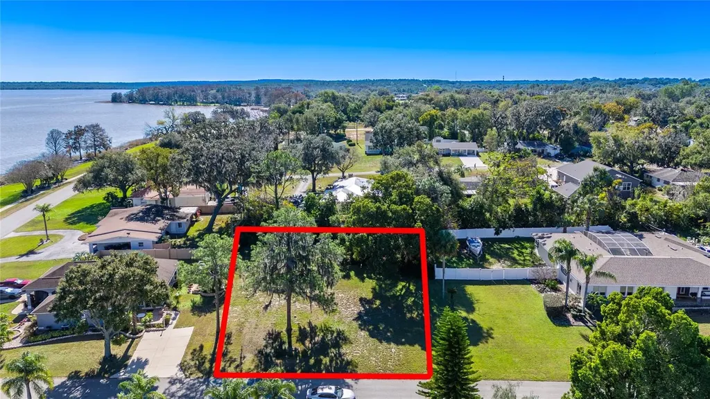 Xxxx E Holly Street Howey In The Hills FL 34737