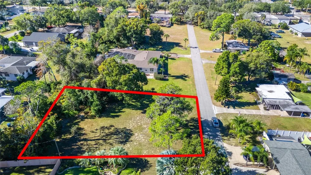 Xxxx E Holly Street Howey In The Hills FL 34737