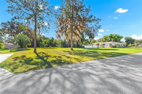Xxxx E Holly Street Howey In The Hills FL 34737