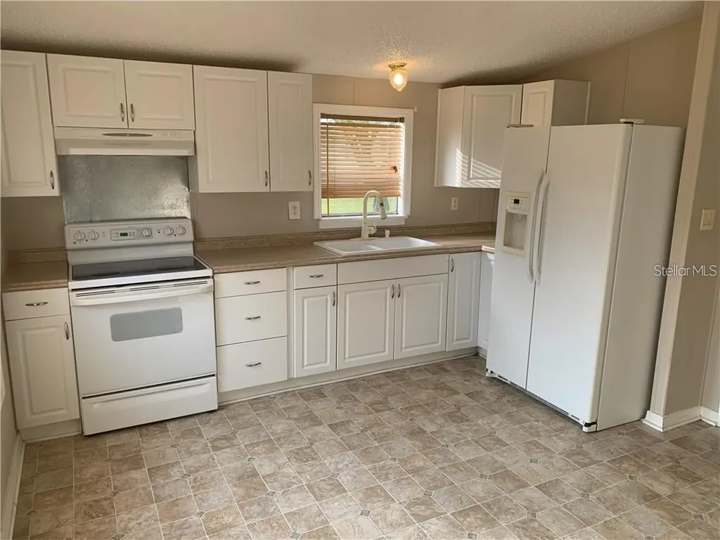 8719 & 8809 Lithia Pinecrest Road Lithia FL 33547