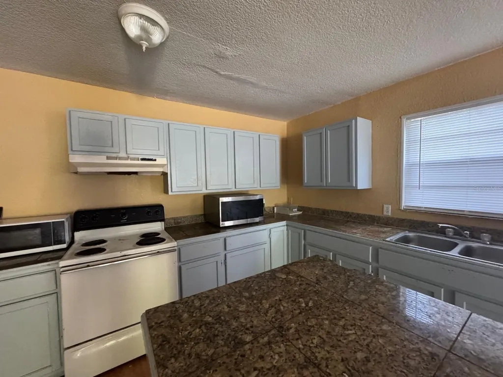 140 E 12th Street Apopka FL 32703