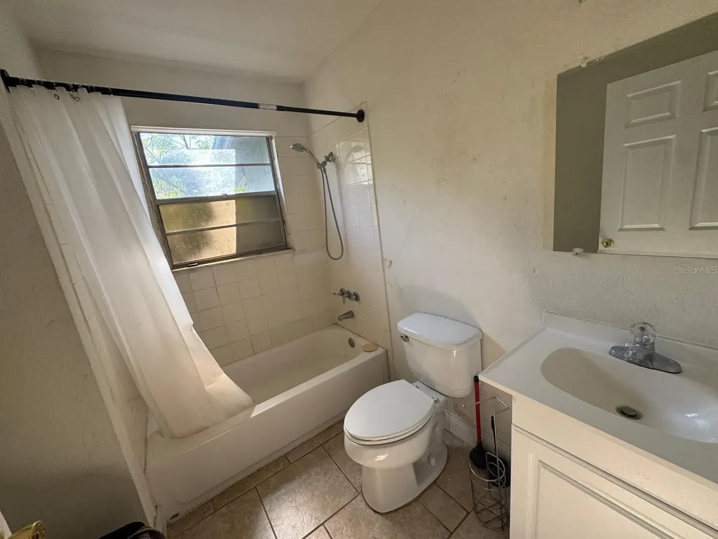 140 E 12th Street Apopka FL 32703