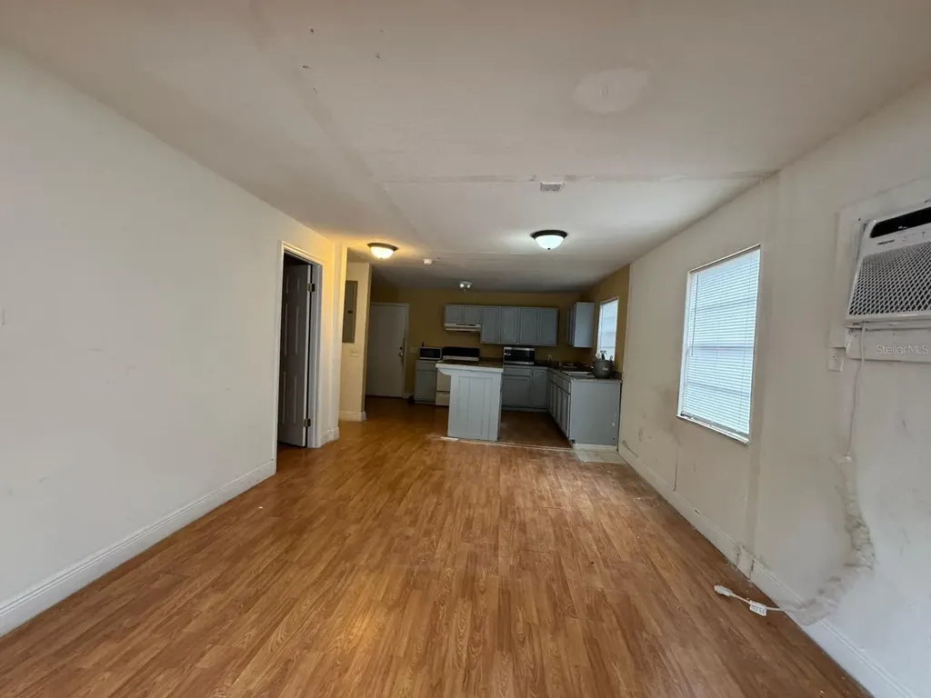 140 E 12th Street Apopka FL 32703