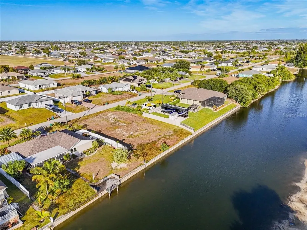 322 NE 20th Street Cape Coral FL 33909