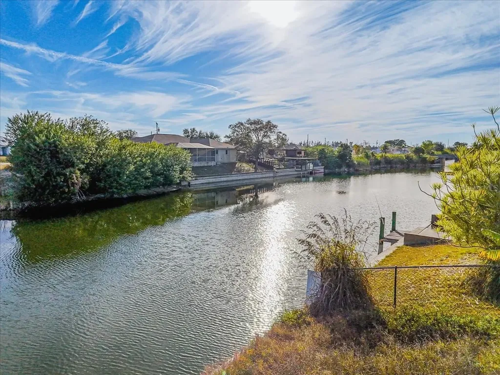 322 NE 20th Street Cape Coral FL 33909