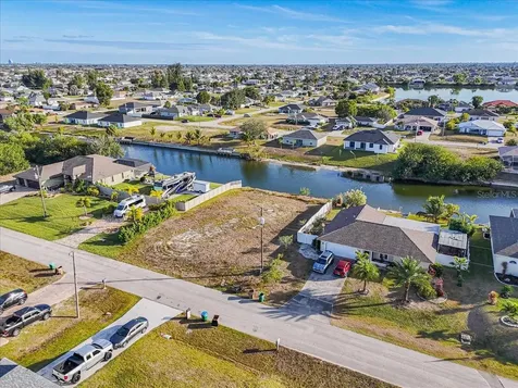 322 NE 20th Street Cape Coral FL 33909