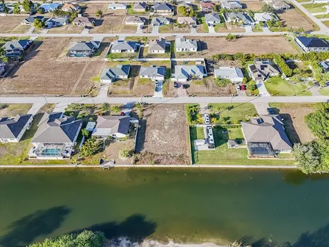 322 NE 20th Street Cape Coral FL 33909