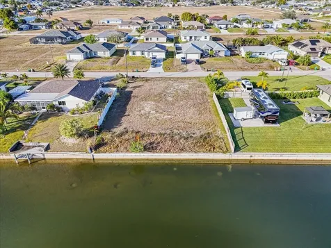 322 NE 20th Street Cape Coral FL 33909