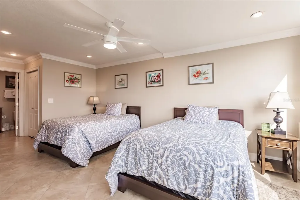 1055 W Peppertree Drive Sarasota FL 34242