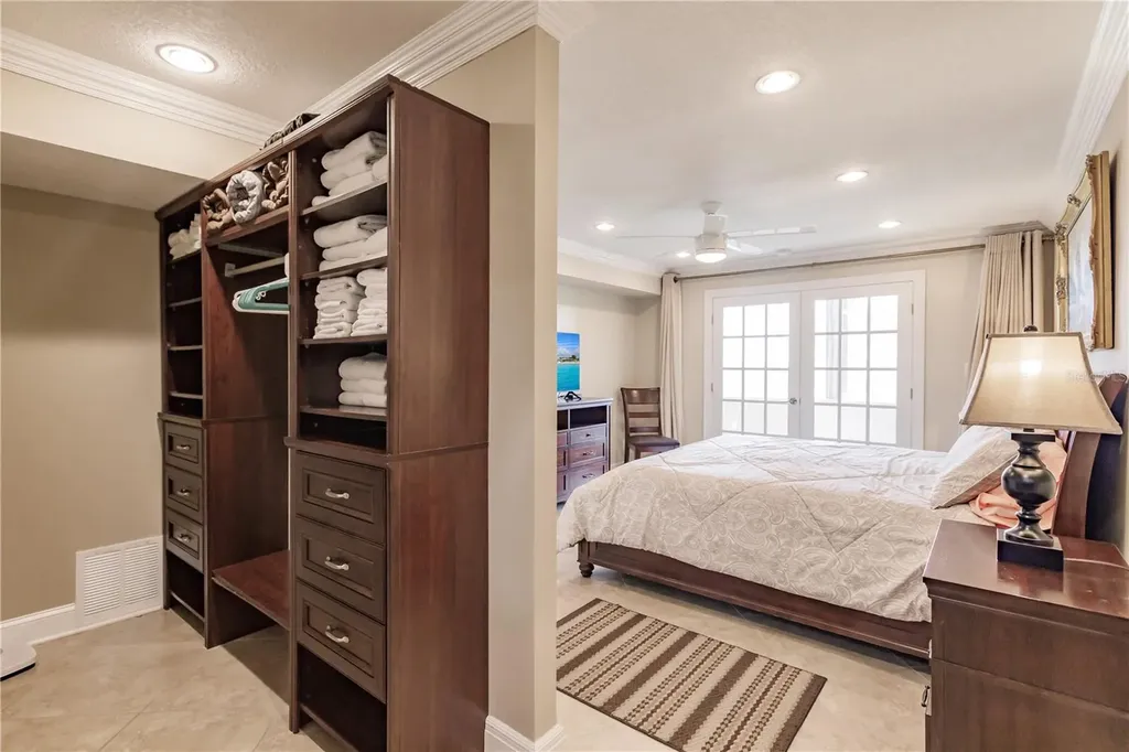1055 W Peppertree Drive Sarasota FL 34242