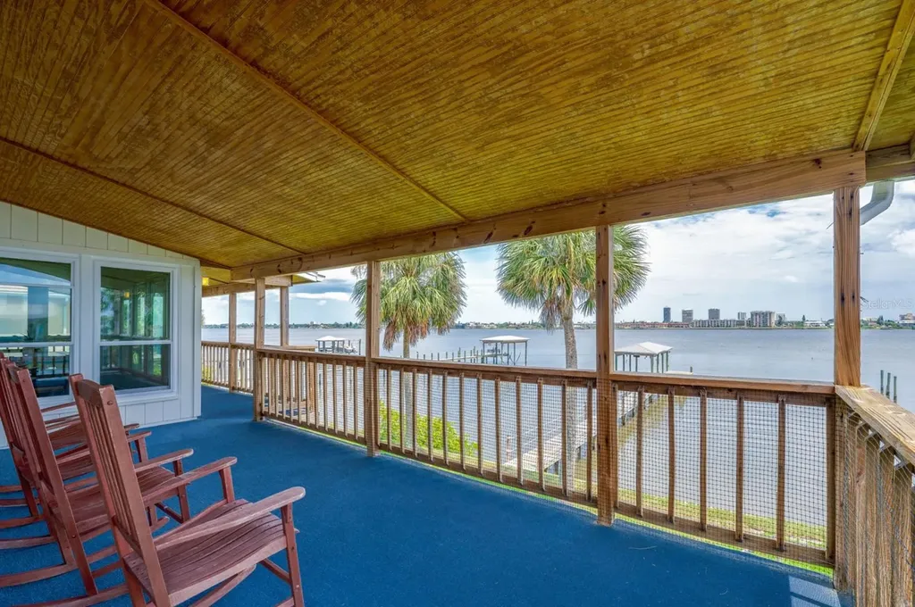 1633 Riverside Drive Daytona Beach FL 32117