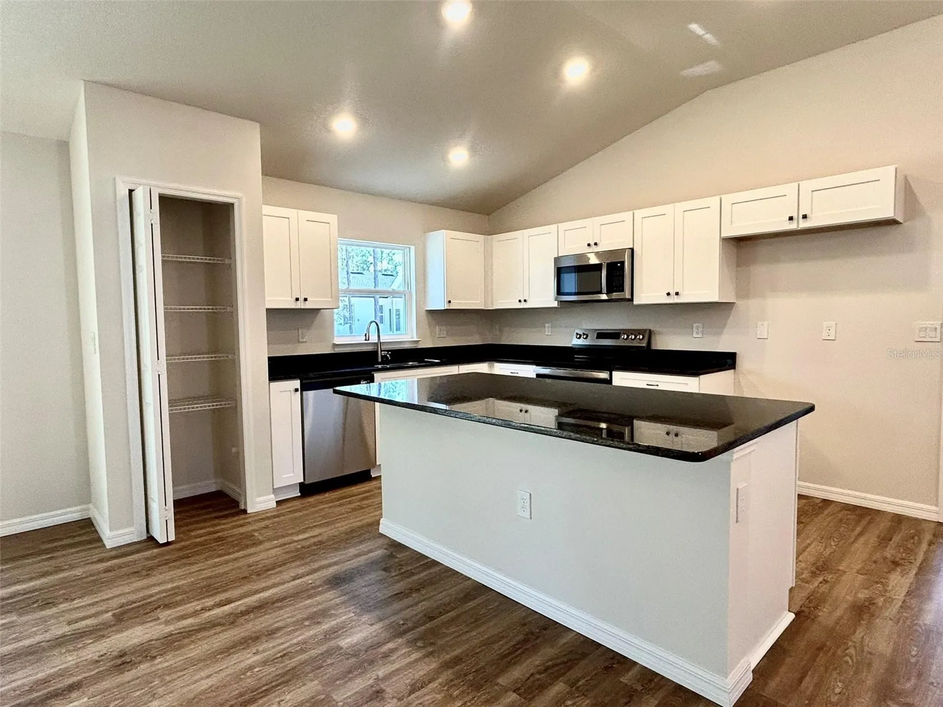 1586 W Gainsboro Lane Citrus Springs FL 34434