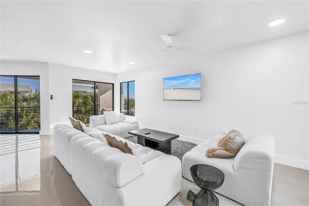 450 Beach Road Sarasota FL 34242
