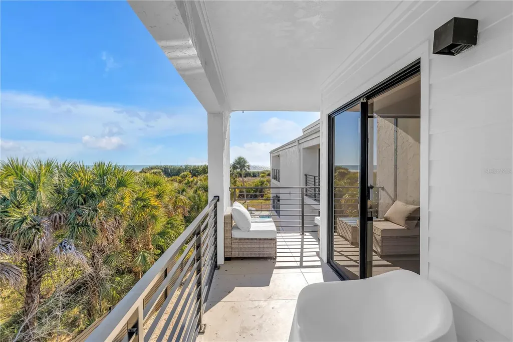 450 Beach Road Sarasota FL 34242