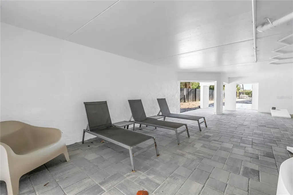 450 Beach Road Sarasota FL 34242