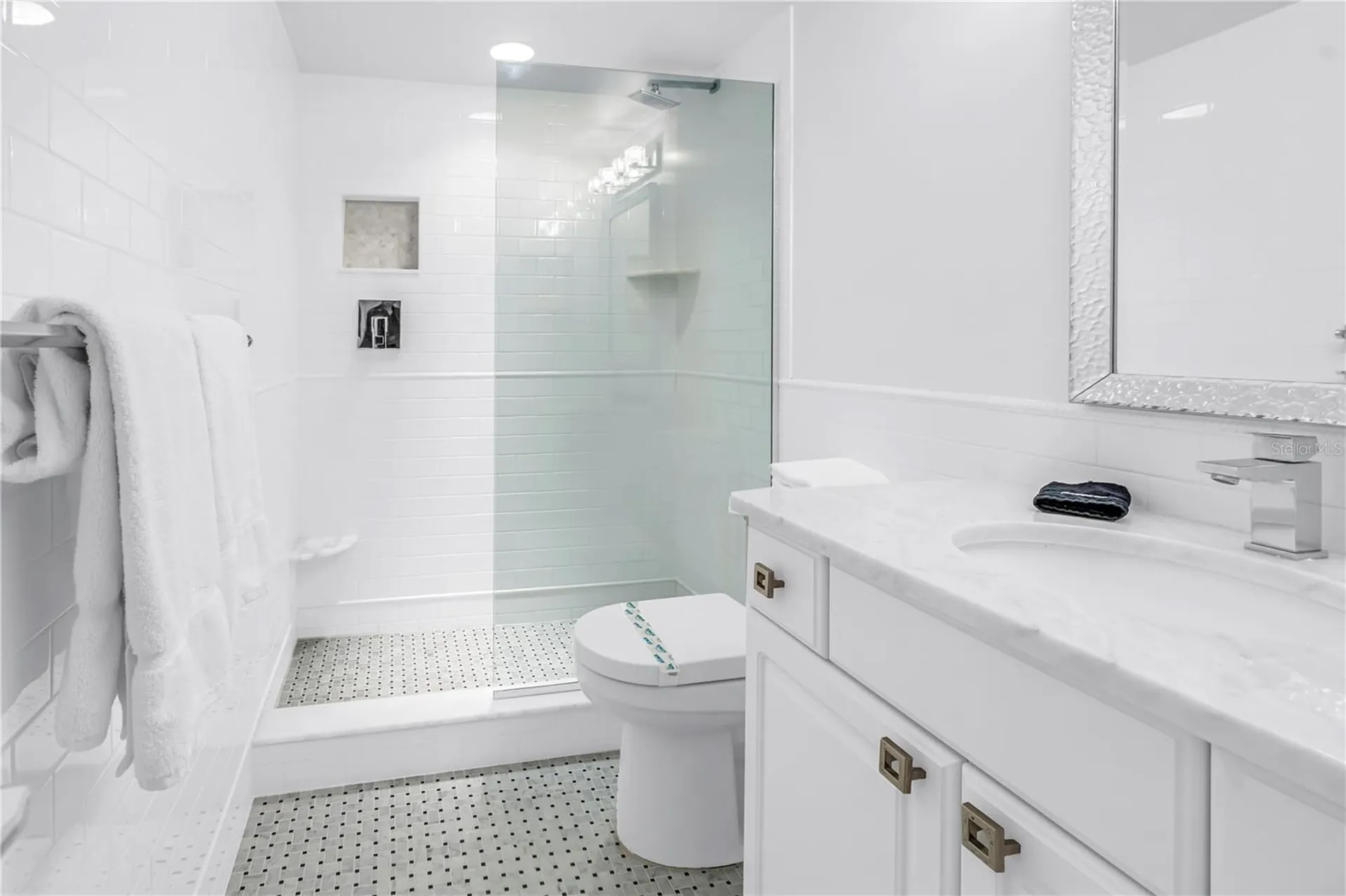 450 Beach Road Sarasota FL 34242