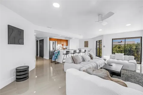 450 Beach Road Sarasota FL 34242