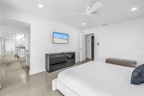 450 Beach Road Sarasota FL 34242