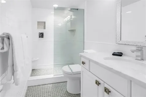 450 Beach Road Sarasota FL 34242