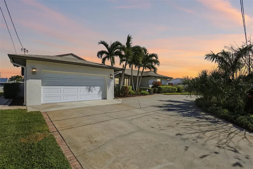 3963 14th Street NE St Petersburg FL 33703