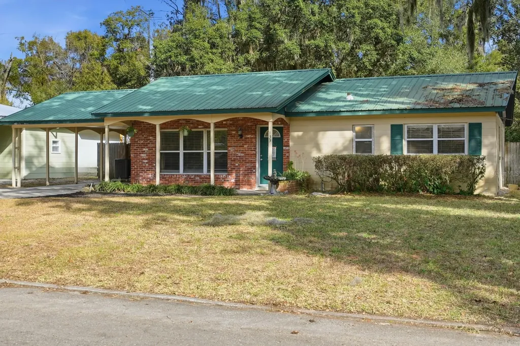 133 Crestwood Avenue Palatka FL 32177
