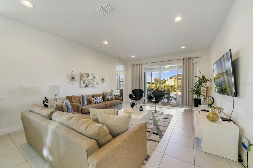 180 Minton Loop Kissimmee FL 34747