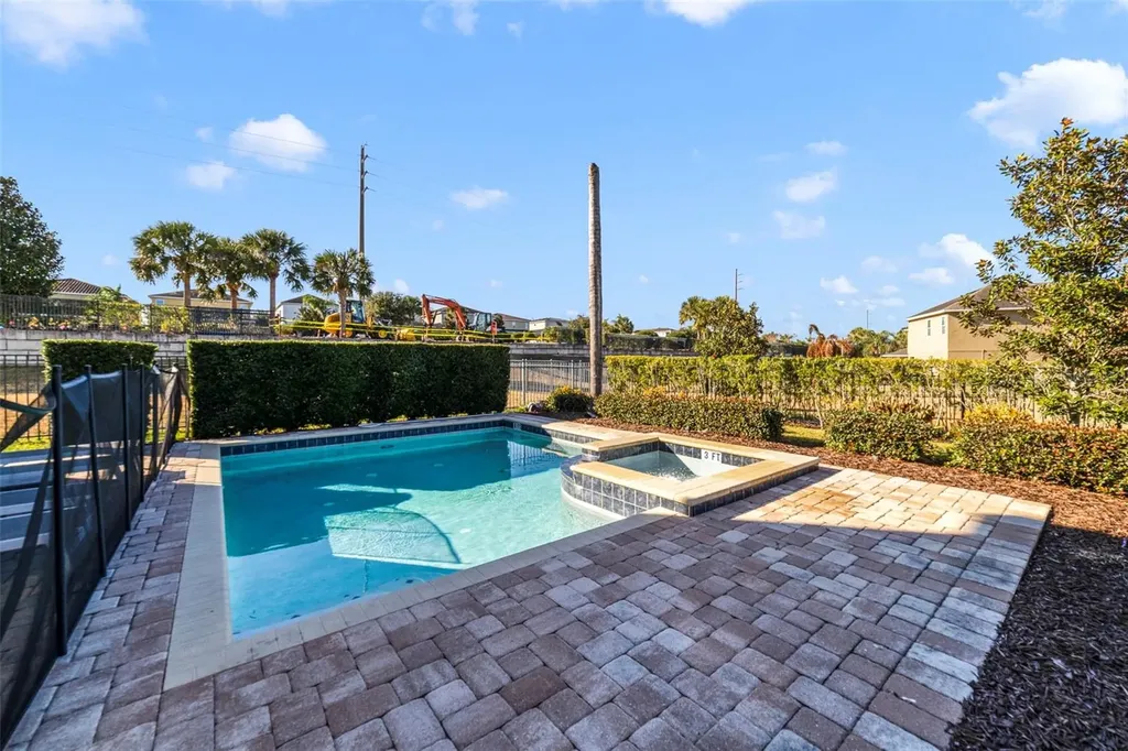180 Minton Loop Kissimmee FL 34747