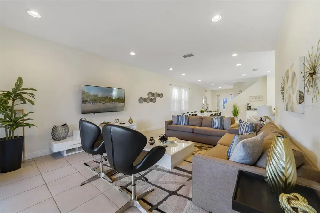 180 Minton Loop Kissimmee FL 34747