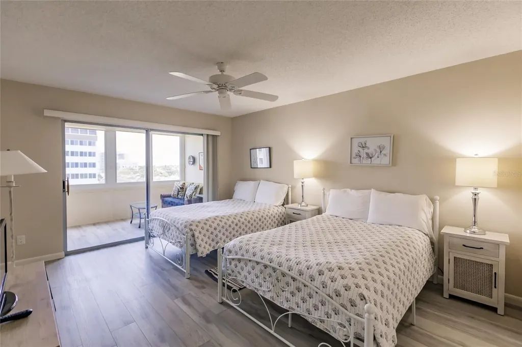1055 W Peppertree Drive Sarasota FL 34242