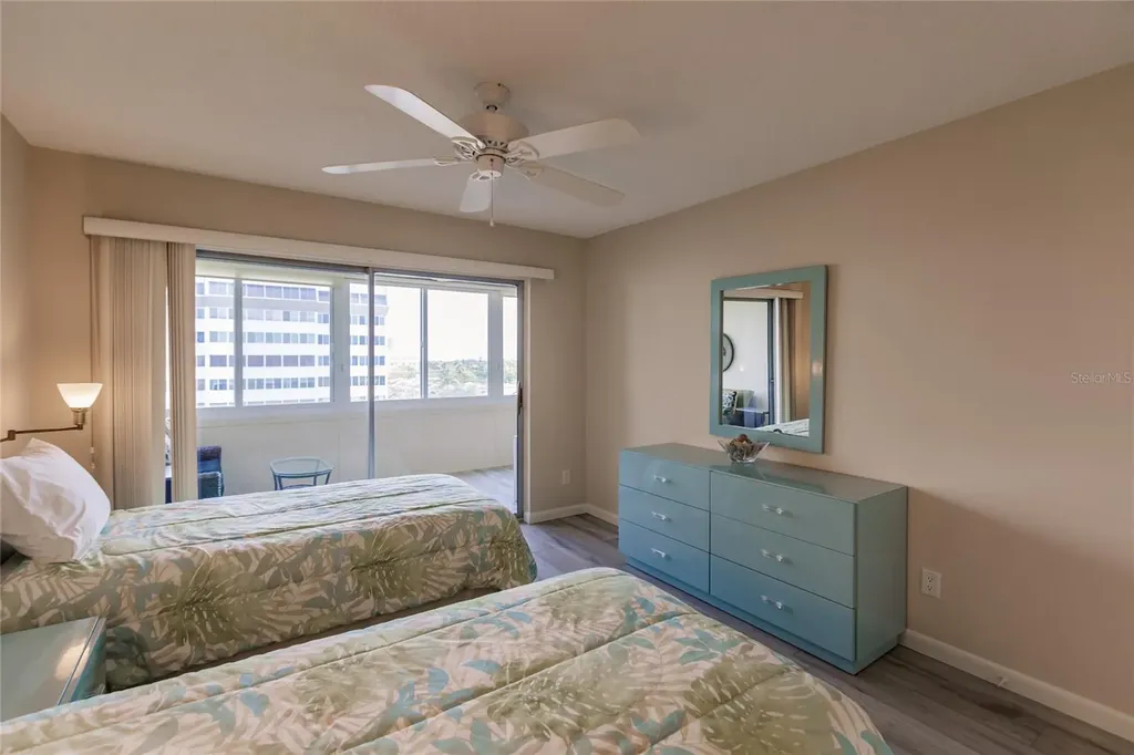 1055 W Peppertree Drive Sarasota FL 34242