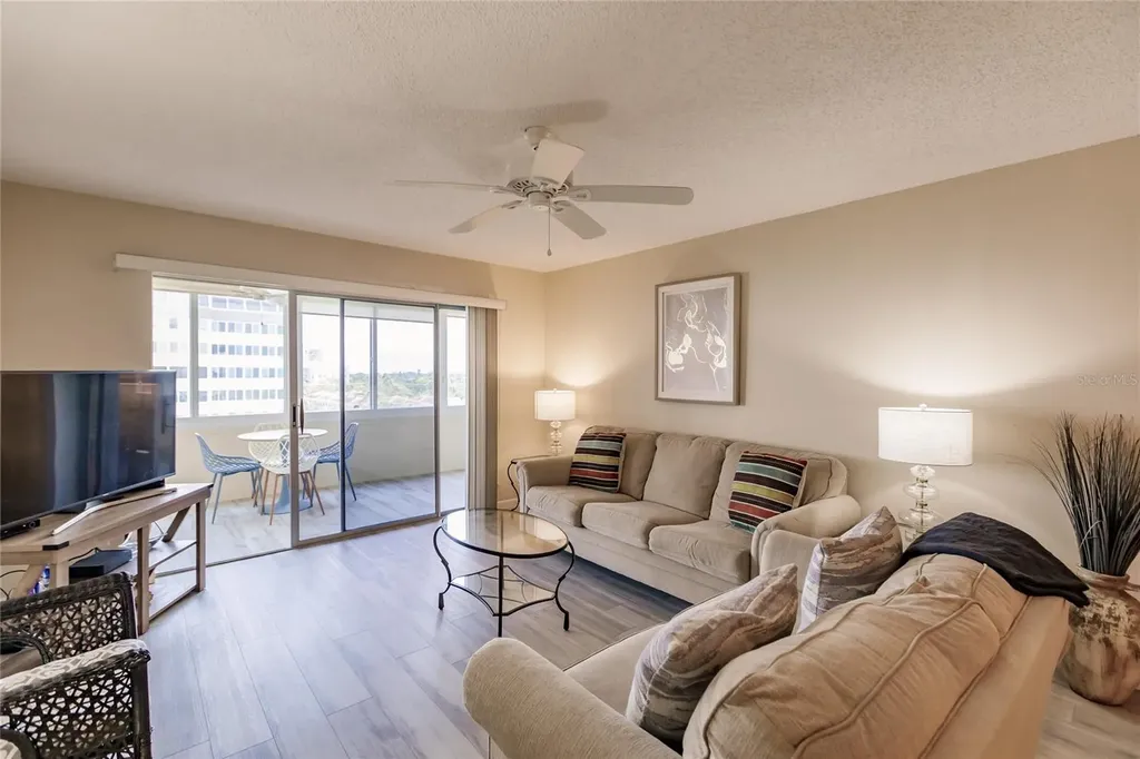 1055 W Peppertree Drive Sarasota FL 34242