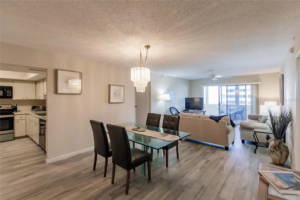 1055 W Peppertree Drive Sarasota FL 34242
