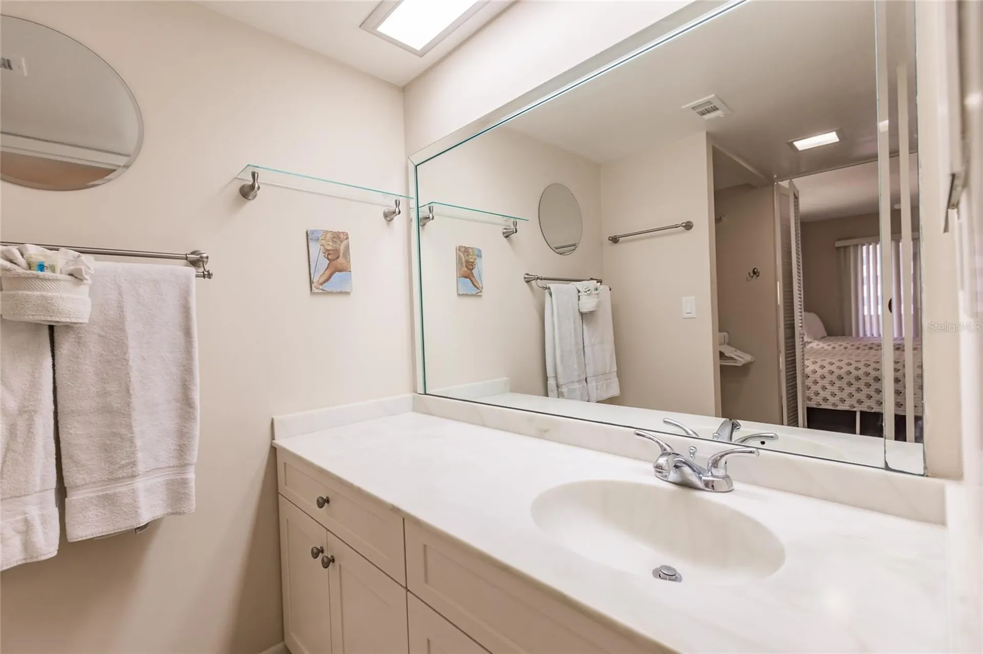 1055 W Peppertree Drive Sarasota FL 34242
