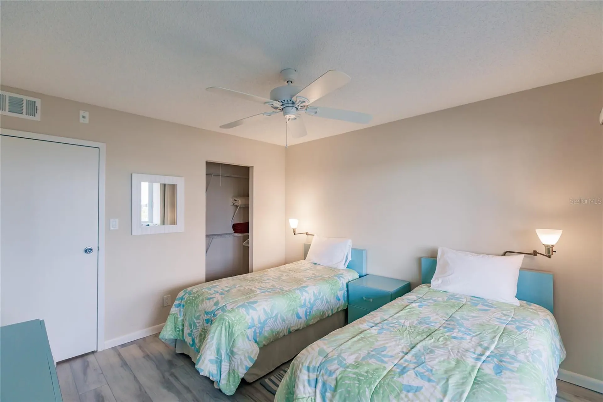 1055 W Peppertree Drive Sarasota FL 34242