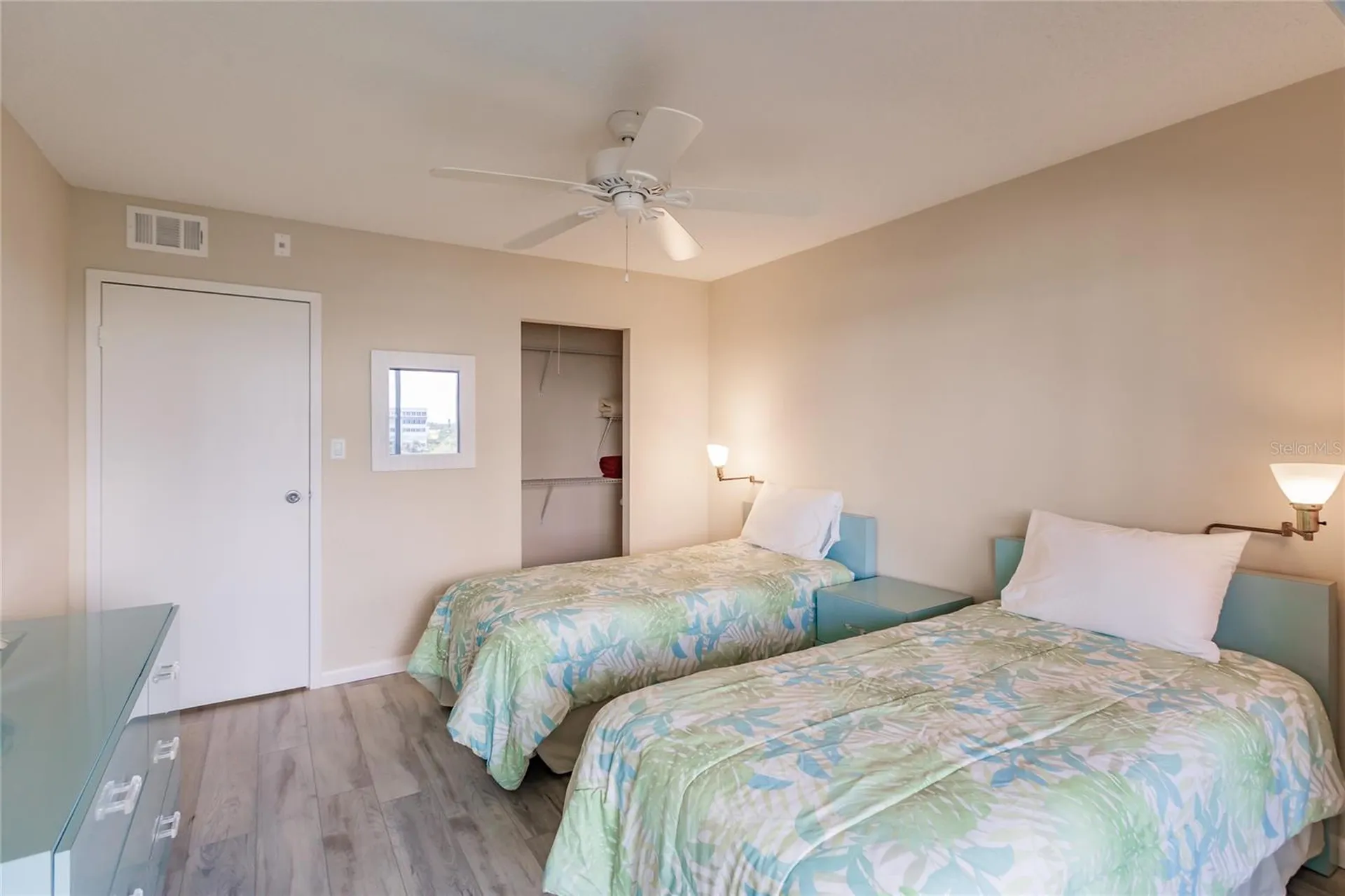 1055 W Peppertree Drive Sarasota FL 34242