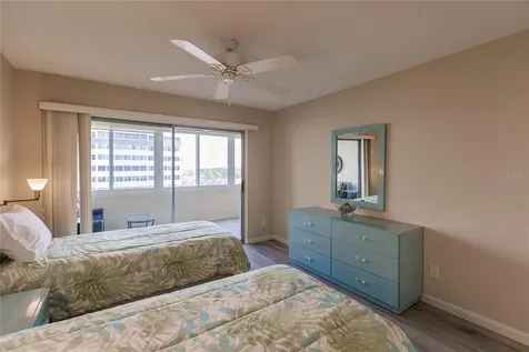 1055 W Peppertree Drive Sarasota FL 34242