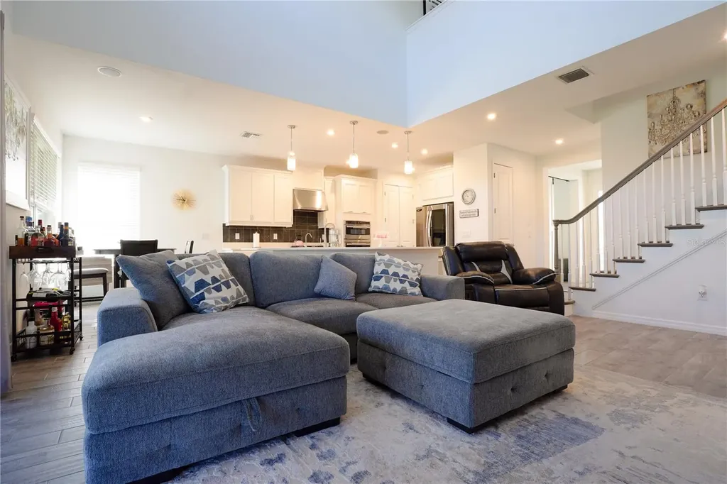 6332 Laurelcrest Glen Palmetto FL 34221