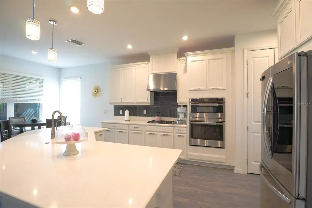 6332 Laurelcrest Glen Palmetto FL 34221